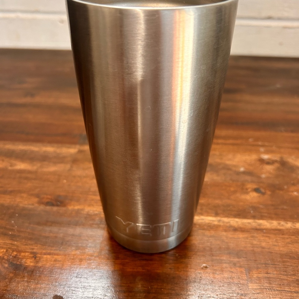 Original Stainless Steel 20oz Yeti - Picture 4 of 4